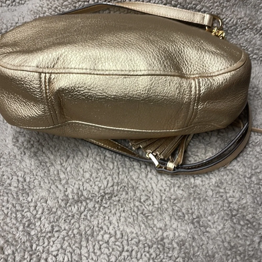 Michael Kors Gold leather medium purse. - Picture 4 of 7
